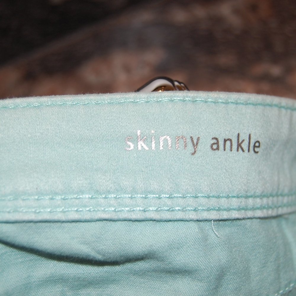 Simply Vera Vera Wang Women's Turquoise/Aqua Faded Skinny Ankle Jeans Size 10 - Picture 12 of 16